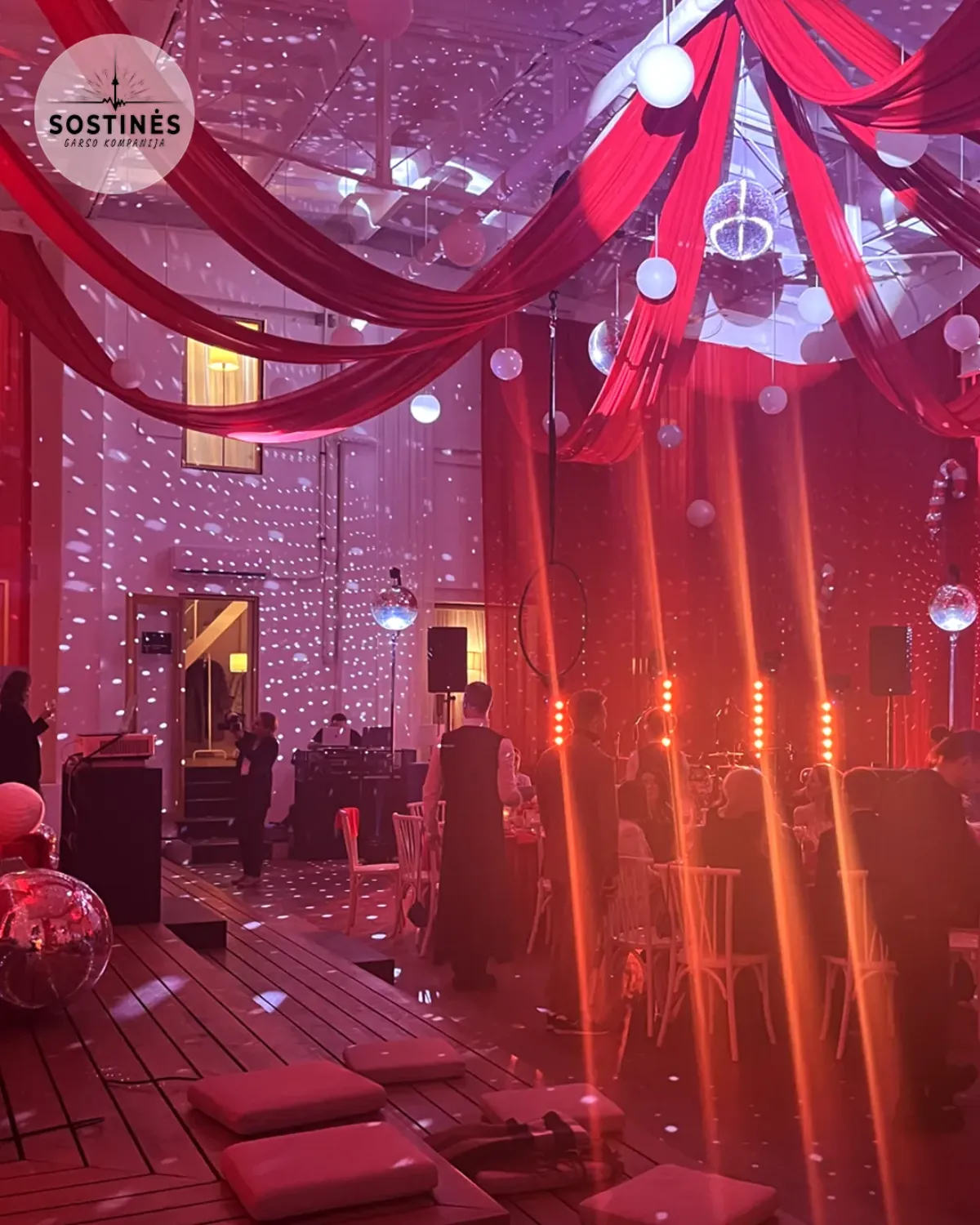 Pioneer DJ pultas profesionaliam valdymui